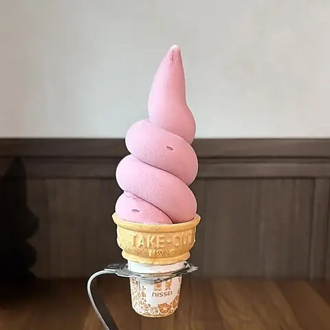 ジューシーぶどうのソフトクリーム